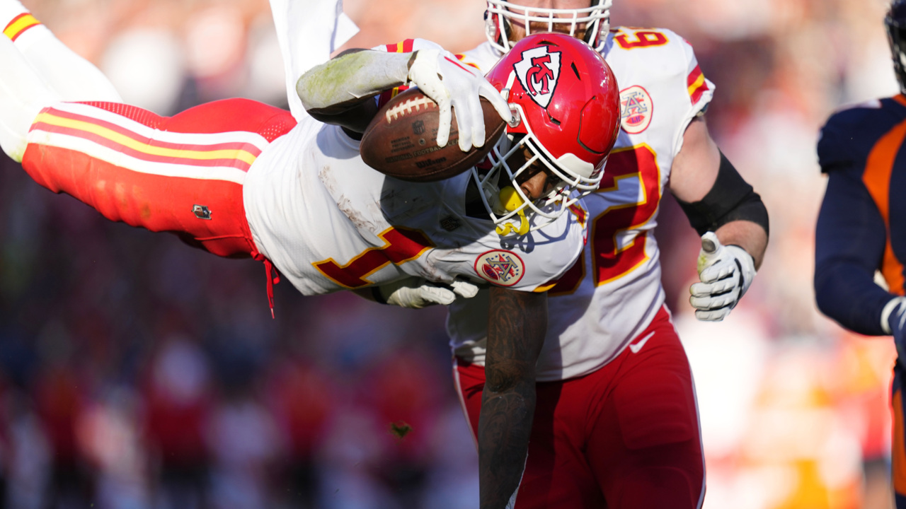 Kansas City Chiefs quarterback Patrick Mahomes (15) drops back to pass  against the Denver Broncos during an NFL football game Saturday, Jan. 8,  2022, in Denver. (AP Photo/Jack Dempsey Stock Photo - Alamy