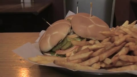 Burger Challenge w/ Habanero Peppers (Super Hot!)