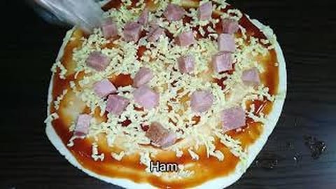 EASY PIZZA _ Filipino Recipe | Taste Buds PH