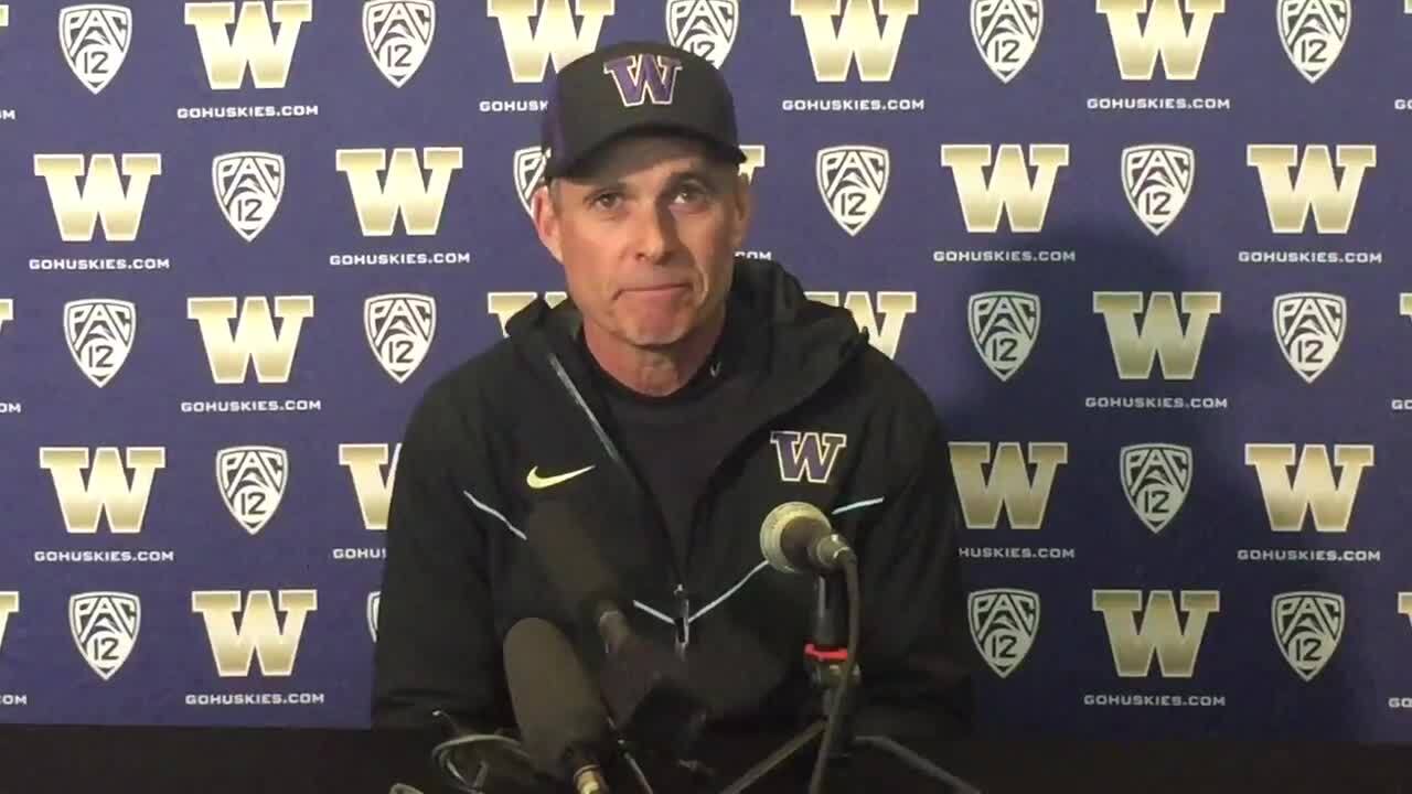 Washington Huskies unveil bold new uniforms