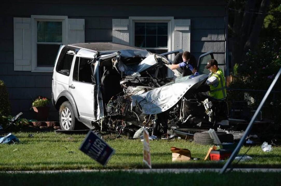 Leawood homeowner recounts harrowing night after car strikes house