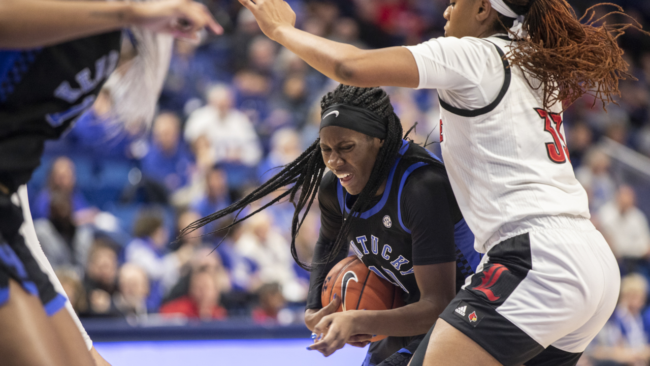 Photo Slideshow: Louisville Defeats Kentucky 67-66 | Lexington Herald ...