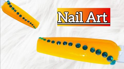 Easy Nail Art, Yellow And Green Stones.