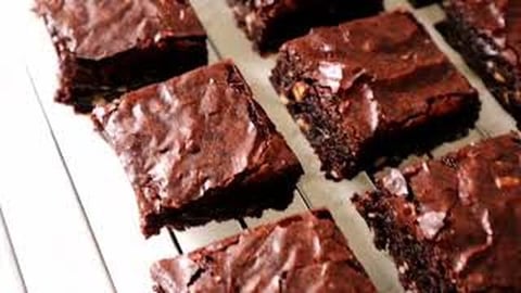 How to Bake BROWNIES _ How to achieve FLAKY BROWNIES | Ta...
