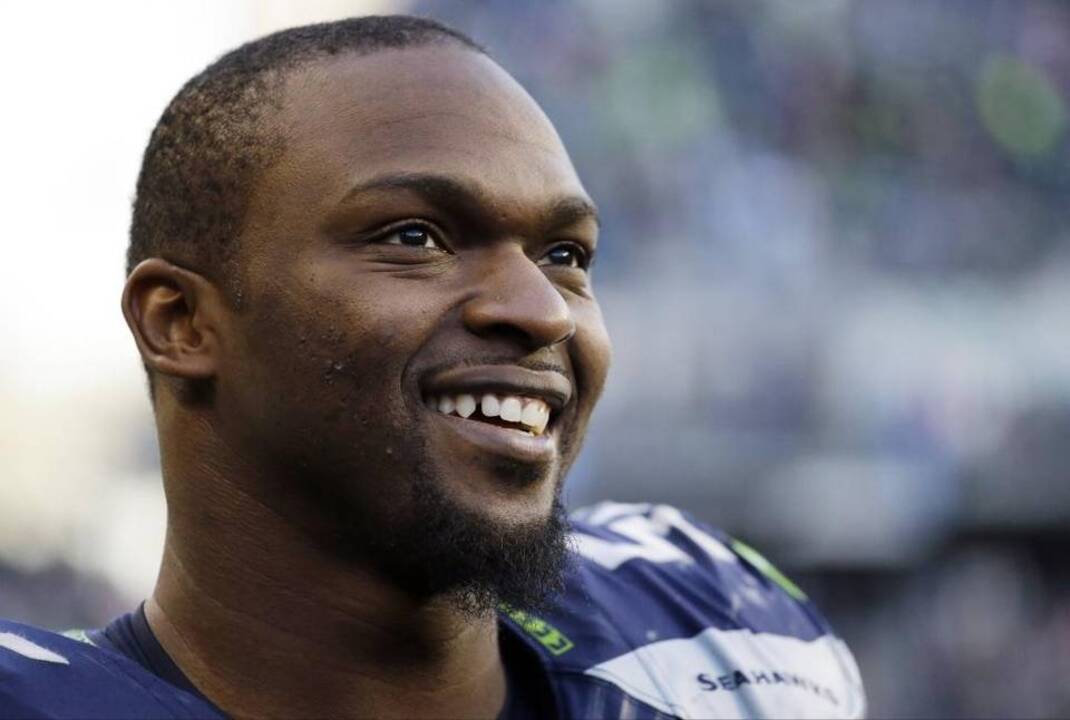 Seahawks cut Cliff Avril with failed physical designation, which