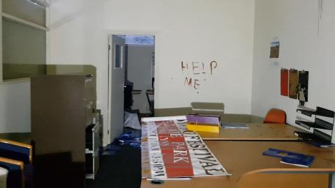 FOUND THIS IN Abandoned Country Club... REAL OR FAKE?