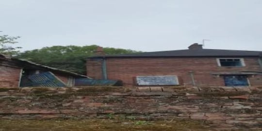 WOULD YOU ENTER THIS ABANDONED HOUSE??