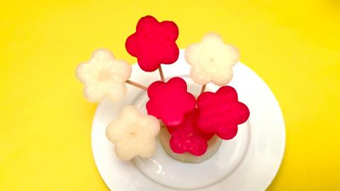 How to Make Flowers with a Daikon Radish / Food Art, Garn...