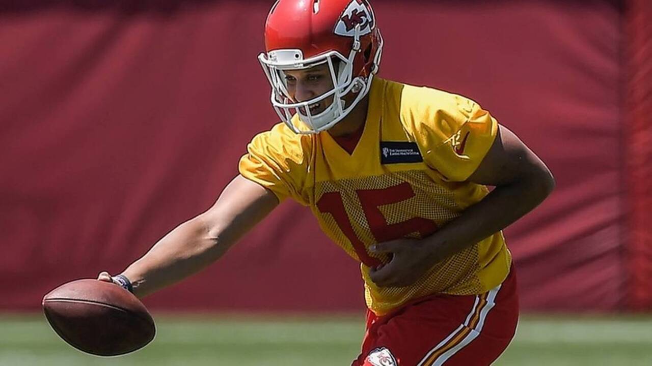 Chiefs rookie Patrick Mahomes II will wear No. 15