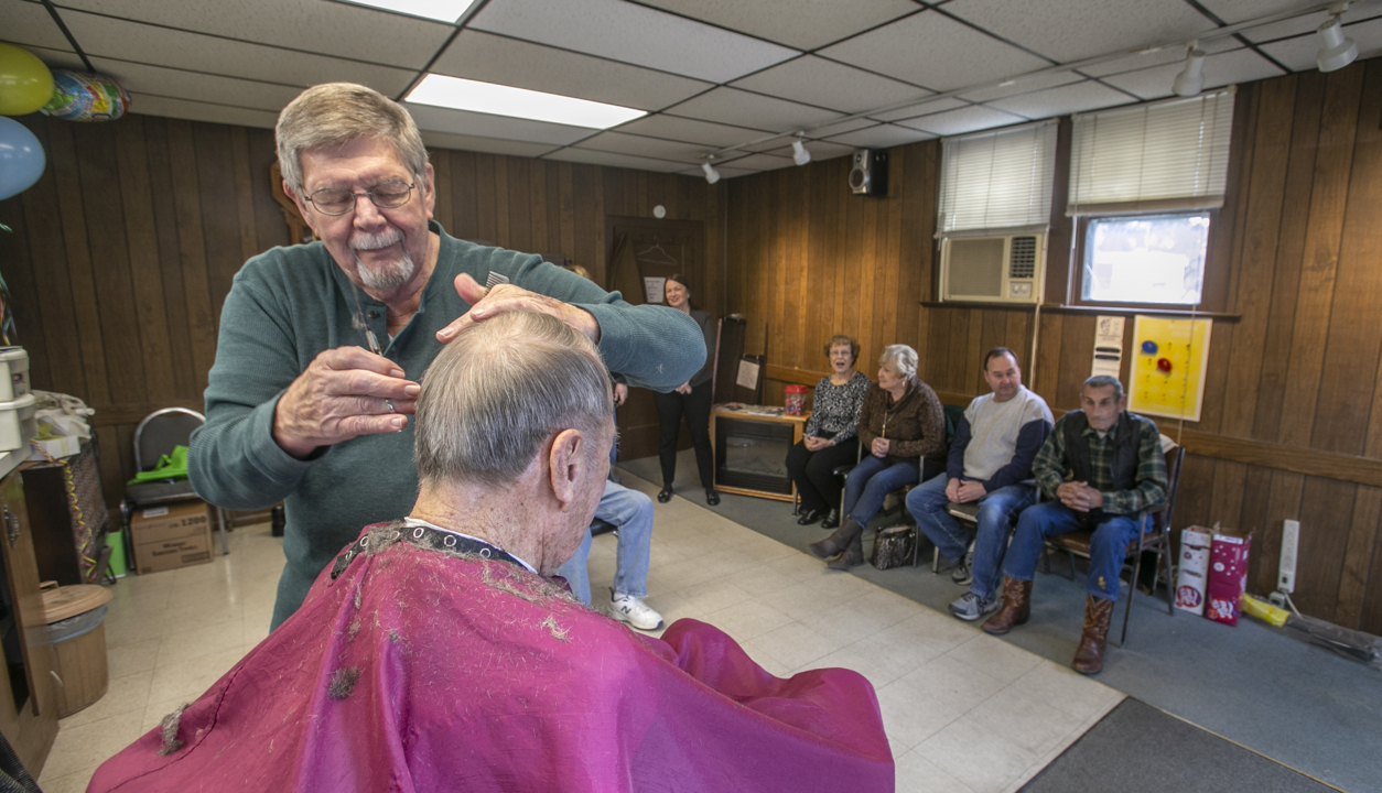 Belleville Illinois Barber Ends 60 Year Career Belleville News Democrat   1 Th 