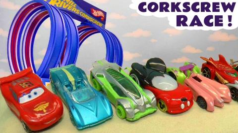Disney Cars Lightning McQueen in Hot Wheels Corkscrew Rac...