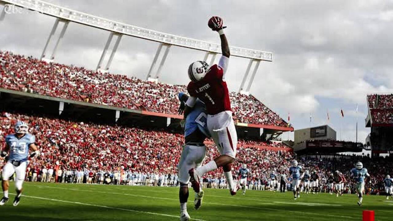 Alshon Jeffery has been hiding jerseys around Philly for young fans to find