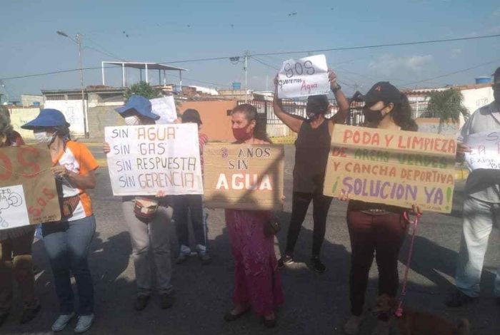 Habitantes de la urb. La Puerta en Cabudare protestaron por fallas de los servicios básicos #21Abr