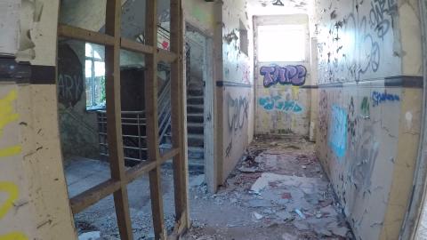EXPLORING OLD WW2 AIR FORCE DESTROYED BUILDING ...