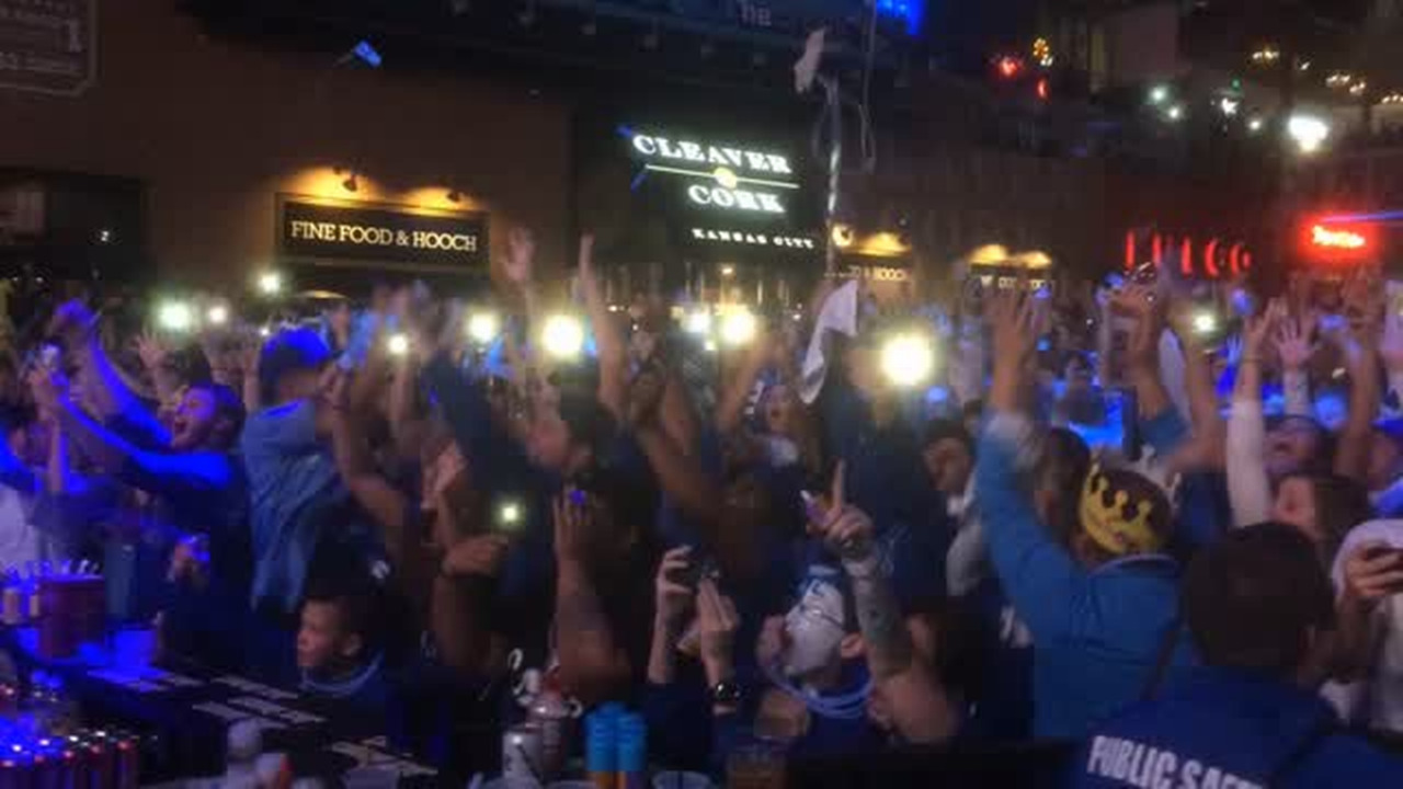 Royals, fans bask in glow of World Series title