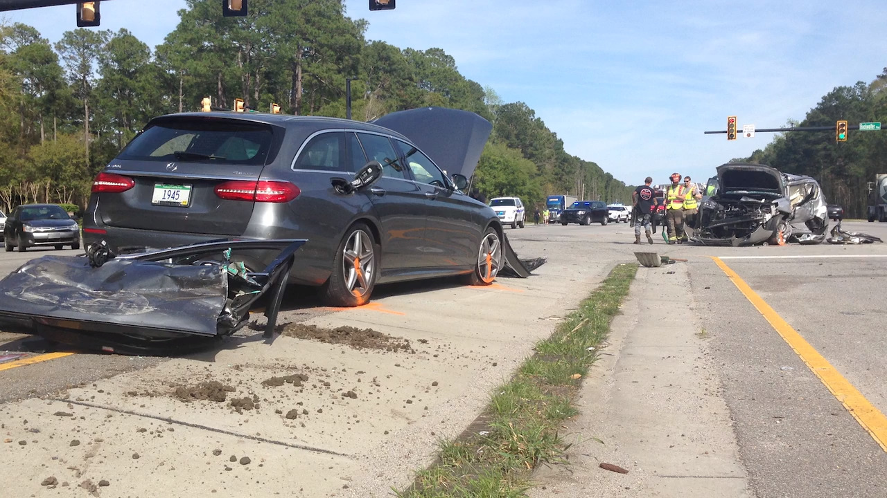 Crash Blocks Us 278 At Cove Road In Bluffton Hilton Head Island Packet