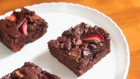 Strawberry Chocolate Chunk Brownies