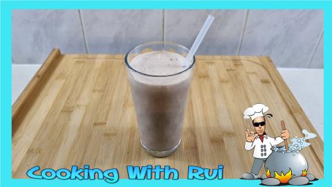 Peanut Butter And Banana Smoothie