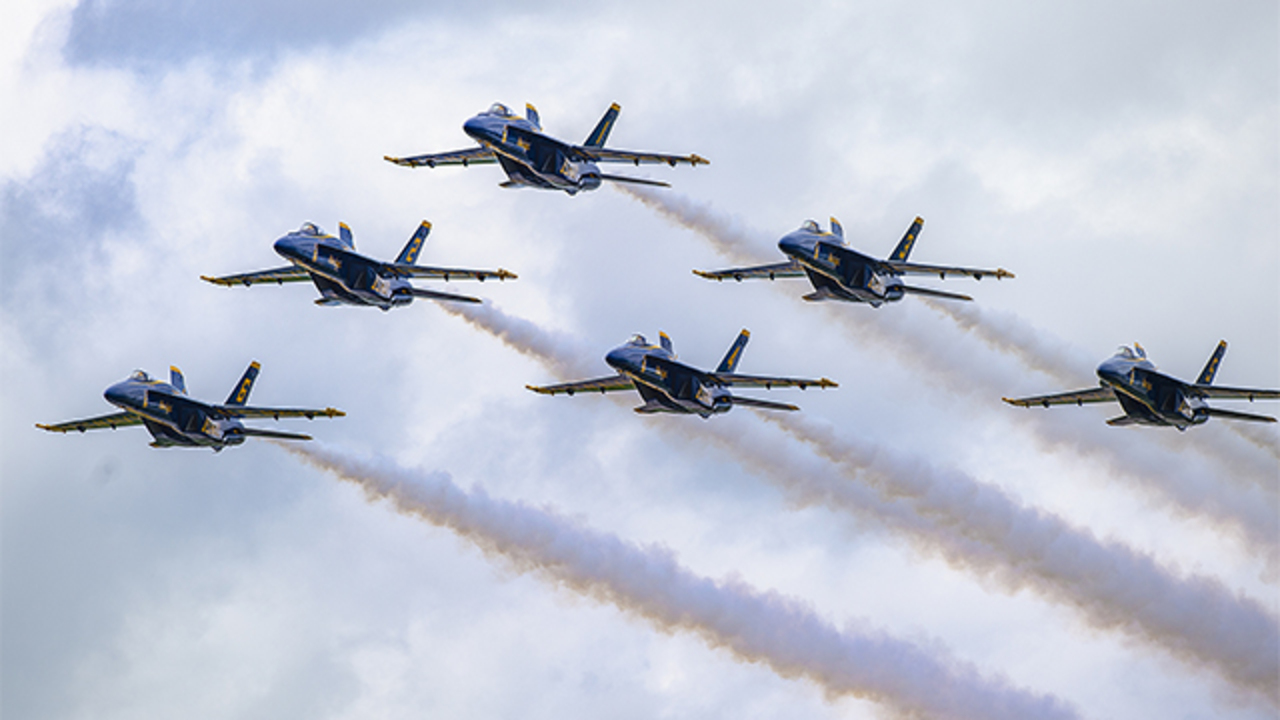 Watch Blue Angels arrive in Johnson County for the July 4th weekend KC