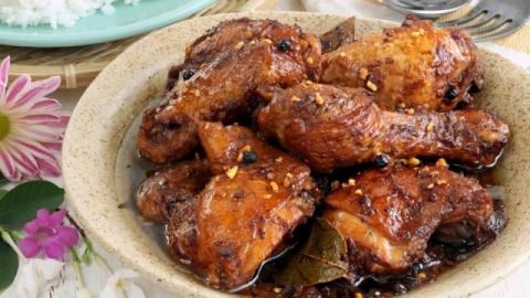 CHICKEN ADOBO WITH BROWNED GARLIC
