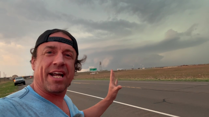 Supercell storm organizes in Oklahoma | AccuWeather
