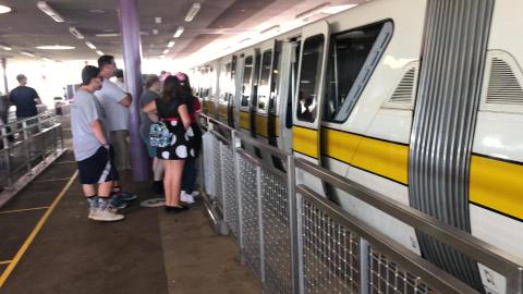First look at the Walt Disney World Monorail - COVID-19 -...