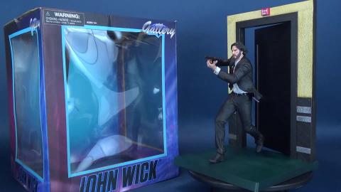 Diamond Select John Wick Gallery Statue Review