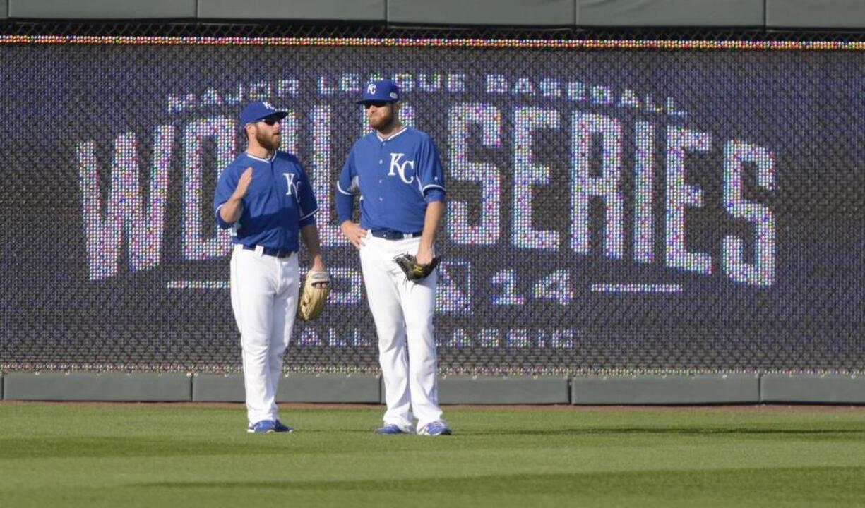 With Greg Holland hurting, Wade Davis steps in as Royals' closer