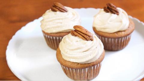 Maple Syrup Pecan Cupcakes | SweetTreats
