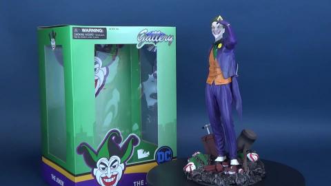 Diamond Select Toys DC Comics The Joker Gallery Statue Re...