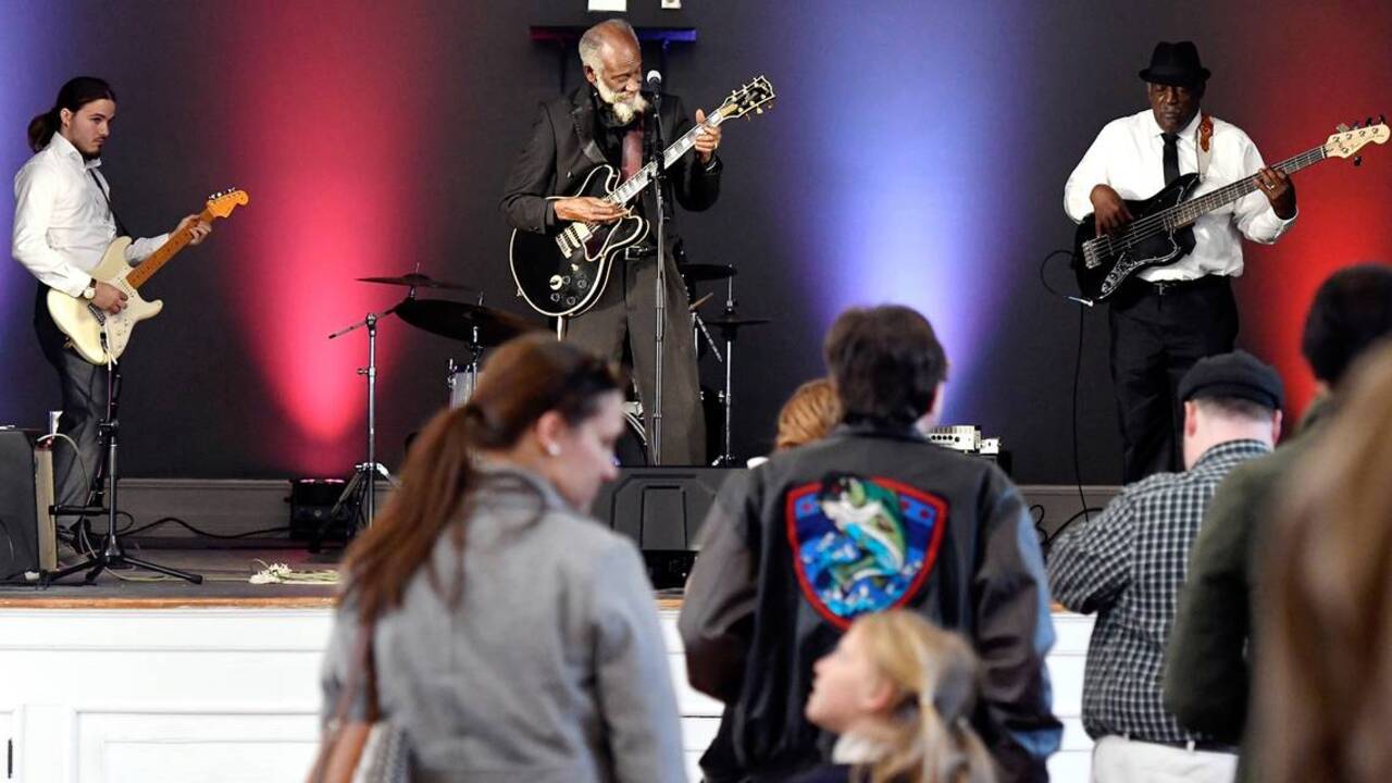 Ribbon cutting ceremony held for Mill Hill Community Arts Center