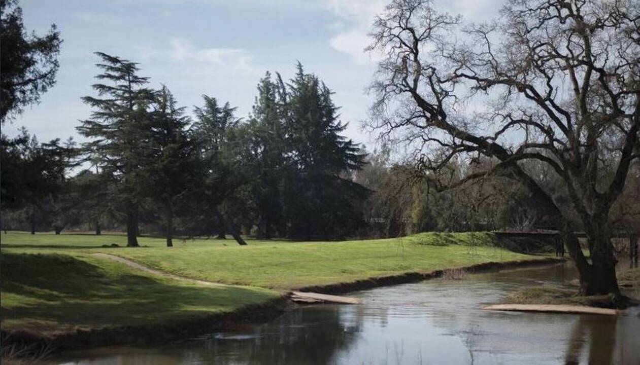 Flood Waters Turn Dry Creek Golf Course Fairway Into Rushing Stream   1 Th 