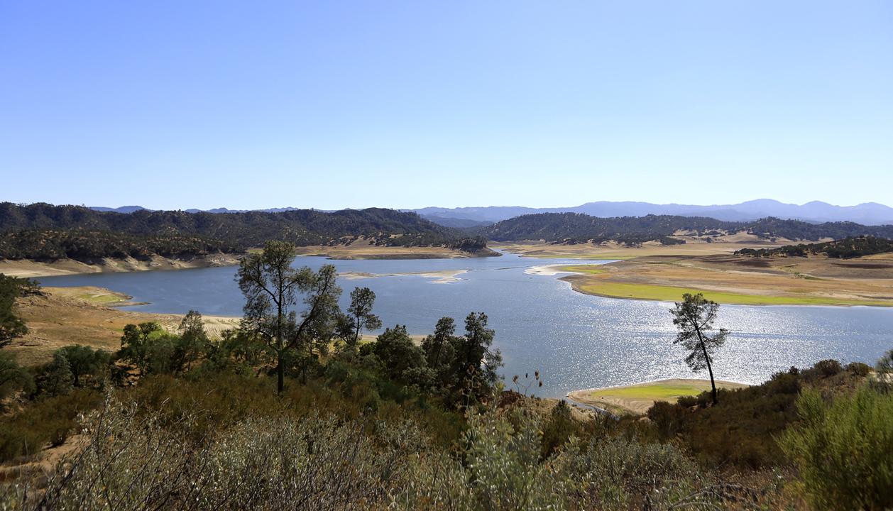 Lake Nacimiento low levels as seen from the water | San Luis Obispo Tribune