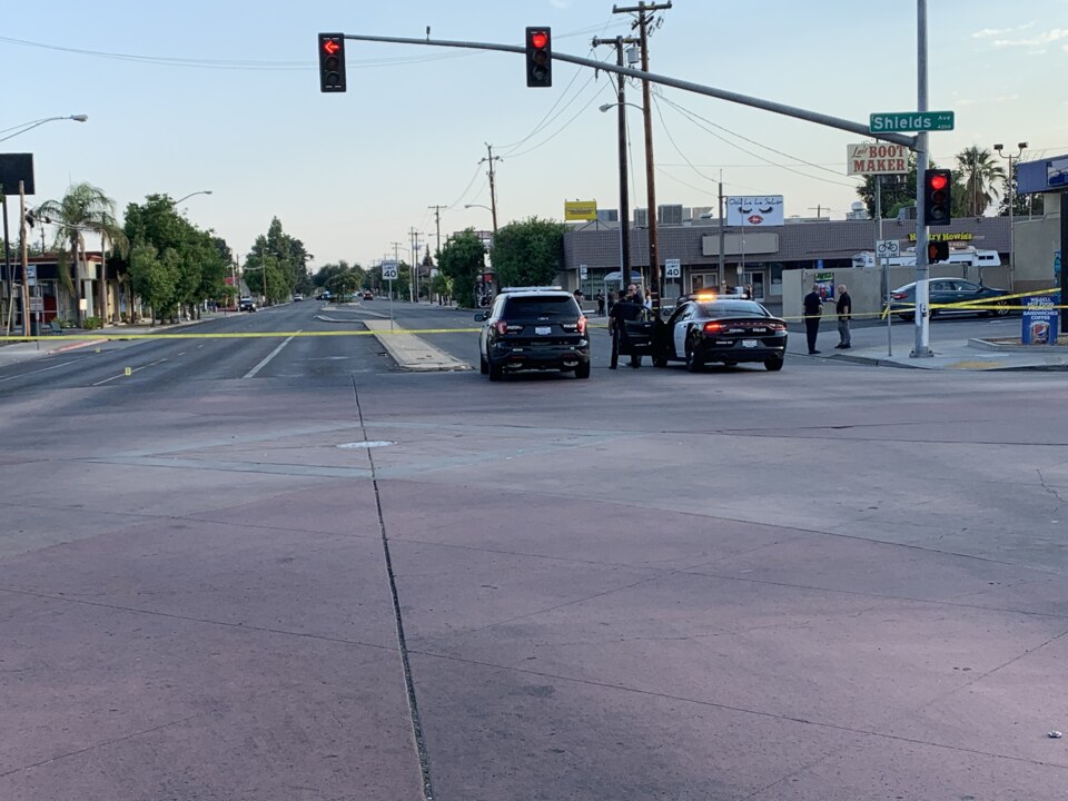 Fresno Ca Police Search After Officers Car Hit By Gunfire Fresno Bee 