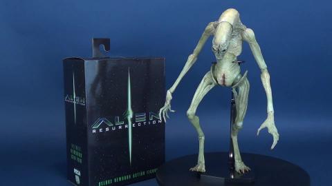 NECA Toys Alien Ressurection Newborn Alien Figure