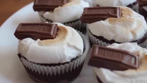 S'mores Cupcakes | SweetTreats