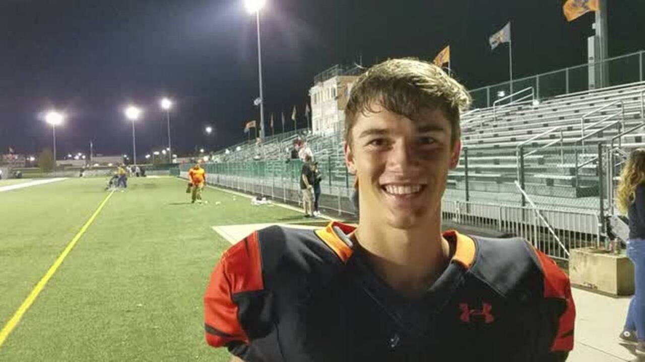 Edwardsville's Riley Patterson kicks game-winning field goal for