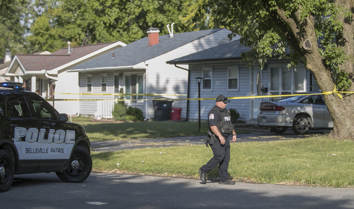 Video: Belleville IL police on scene of South Park shooting ...