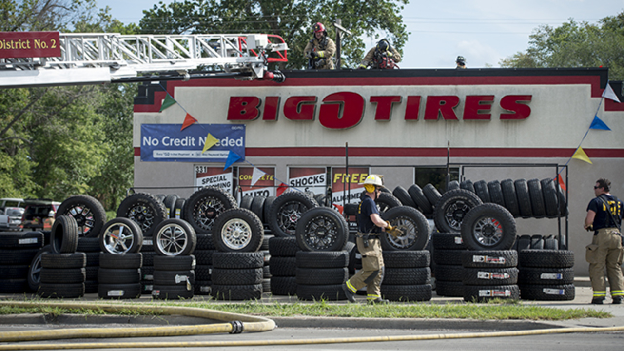 Tire fire causes damage to Big O Tire Store in Gardner, Kan