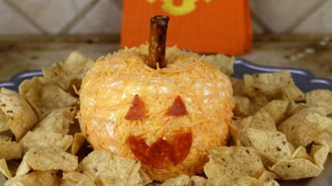 Pumpkin Cream Cheese Ball _ Halloween Recipes