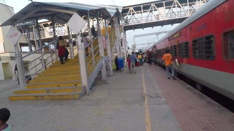 Teasellers At Dindigul Station | Tamil Nadu