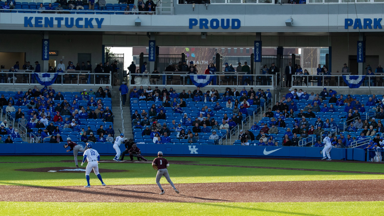 Kentucky baseball team wins first game in new ballpark