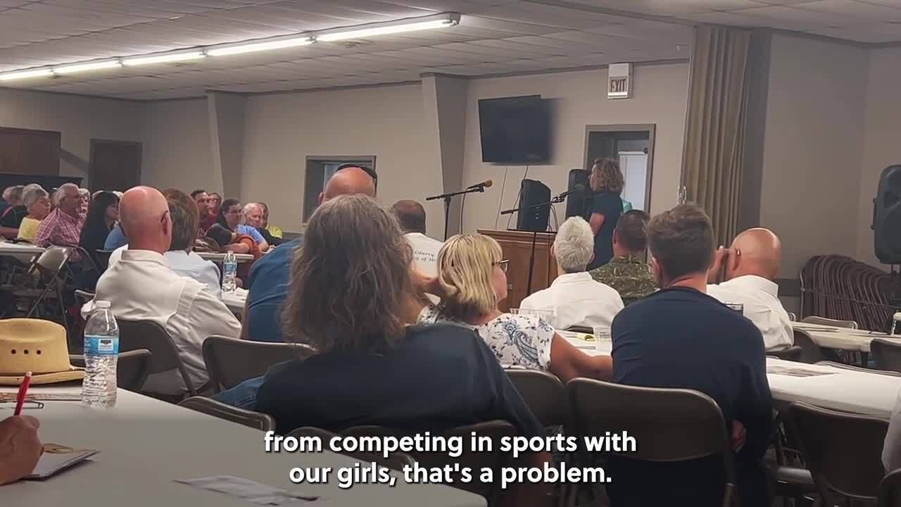 Man says Gov. Kelly should 'change the lock on her office door' at