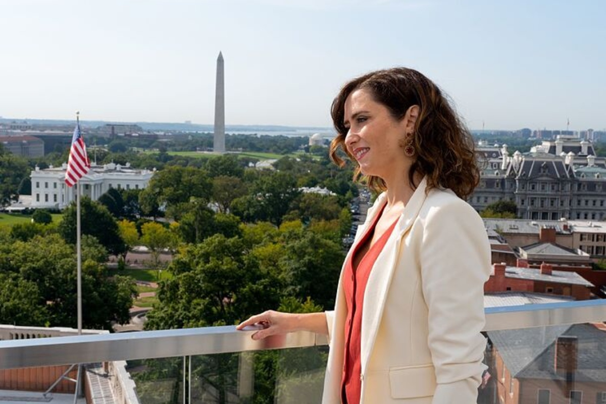 5 puntos que convierten el estilismo de Isabel Díaz Ayuso en un éxito político