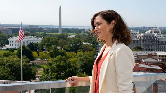 5 puntos que convierten el estilismo de Isabel Díaz Ayuso en un éxito político