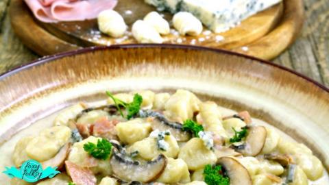 GNOCCHI IN GORGONZOLA SAUCE AT