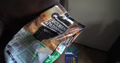 Huskies try Purina Supercoat dog food