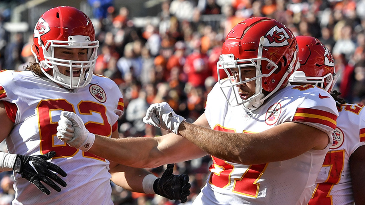 Travis Kelce's sideline outburst defused by Chiefs coach Andy Reid