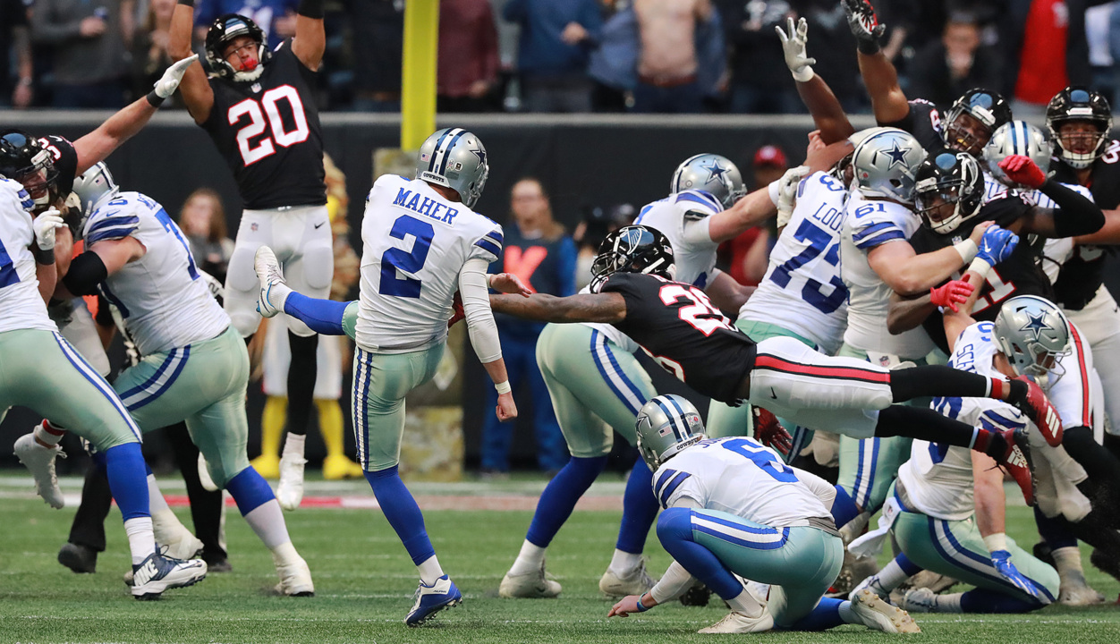 Leighton Vander Esch is again the linchpin of the Cowboys defense