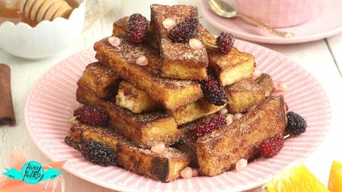 DELICIOUS CINNAMON FRENCH TOAST STICKS